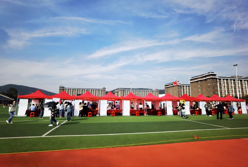 Bengbu Longhua Die Casting Machine Co., Ltd. a participé à l'événement de recrutement sur le campus organisé par Bengbu Technology and Business College